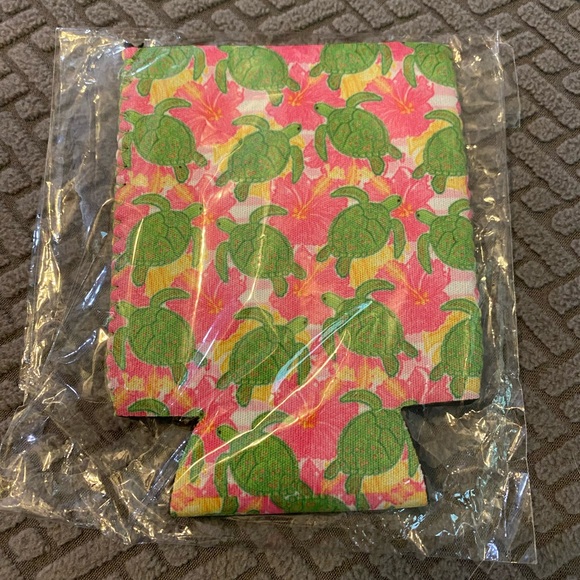 Turtle and pink flowers can koozie - Picture 1 of 1
